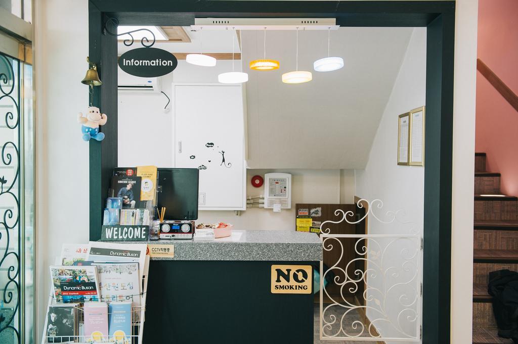 We Guesthouse Пусан Екстериор снимка