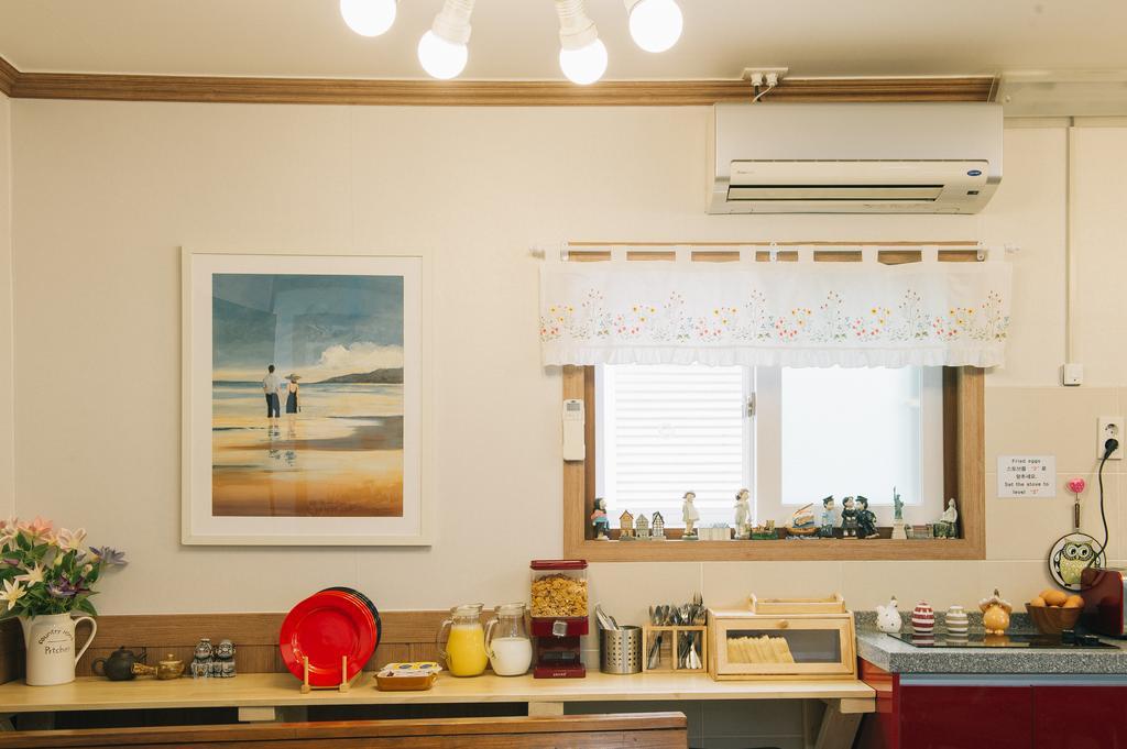 We Guesthouse Пусан Екстериор снимка