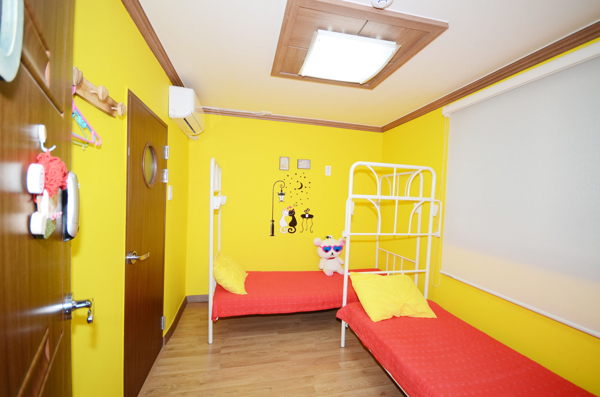 We Guesthouse Пусан Екстериор снимка