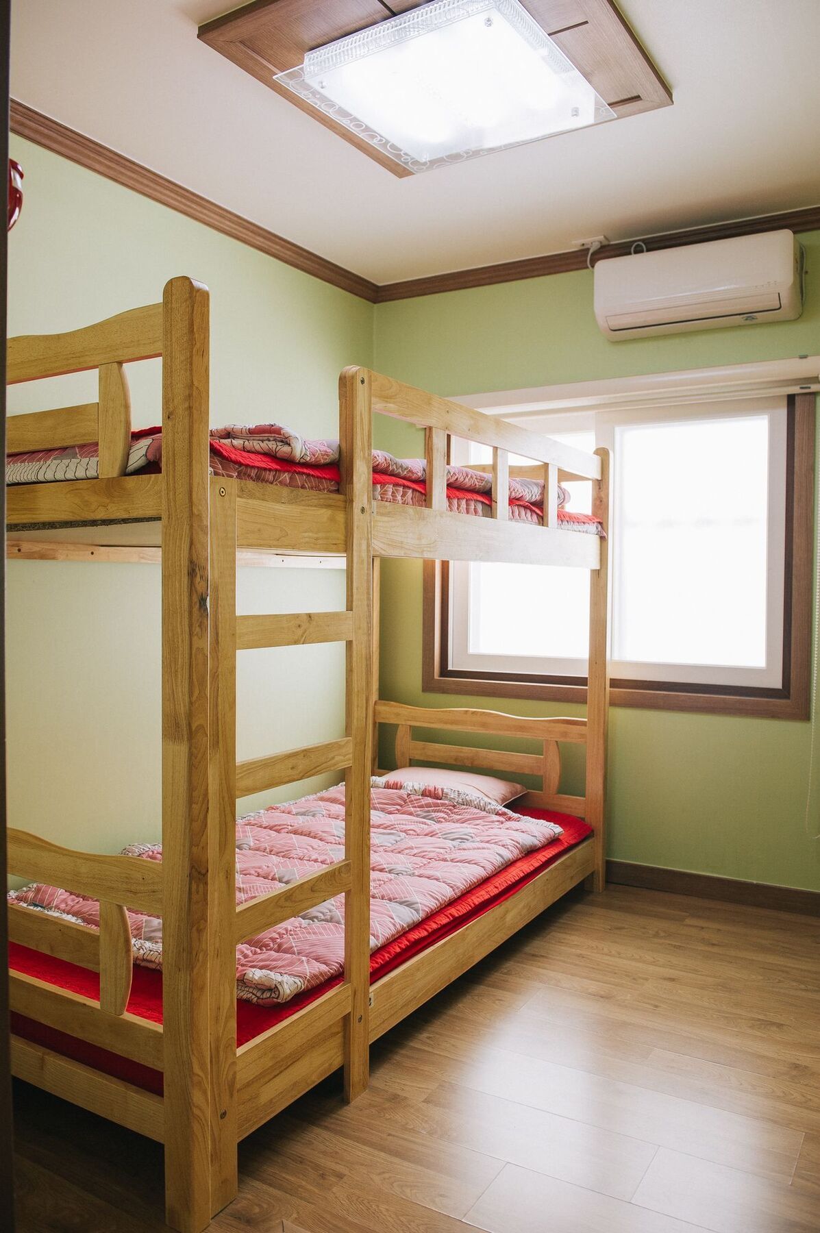 We Guesthouse Пусан Екстериор снимка